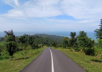 Pemandangan dari Bukit Mamake, Tanahbaru, Kalimantan Selatan. Dok. LC